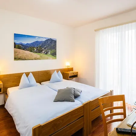 Rondinella 2* لوكارنو